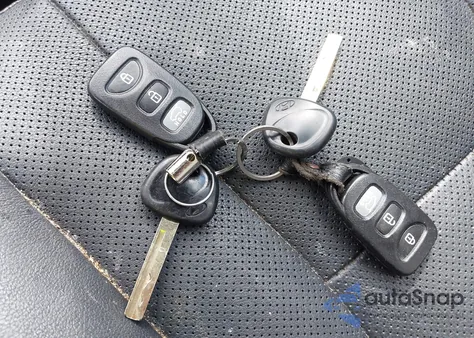 2013 Hyundai Elantra Gt z USA, uszkodzony, nr VIN KMHD35LE0DU114149